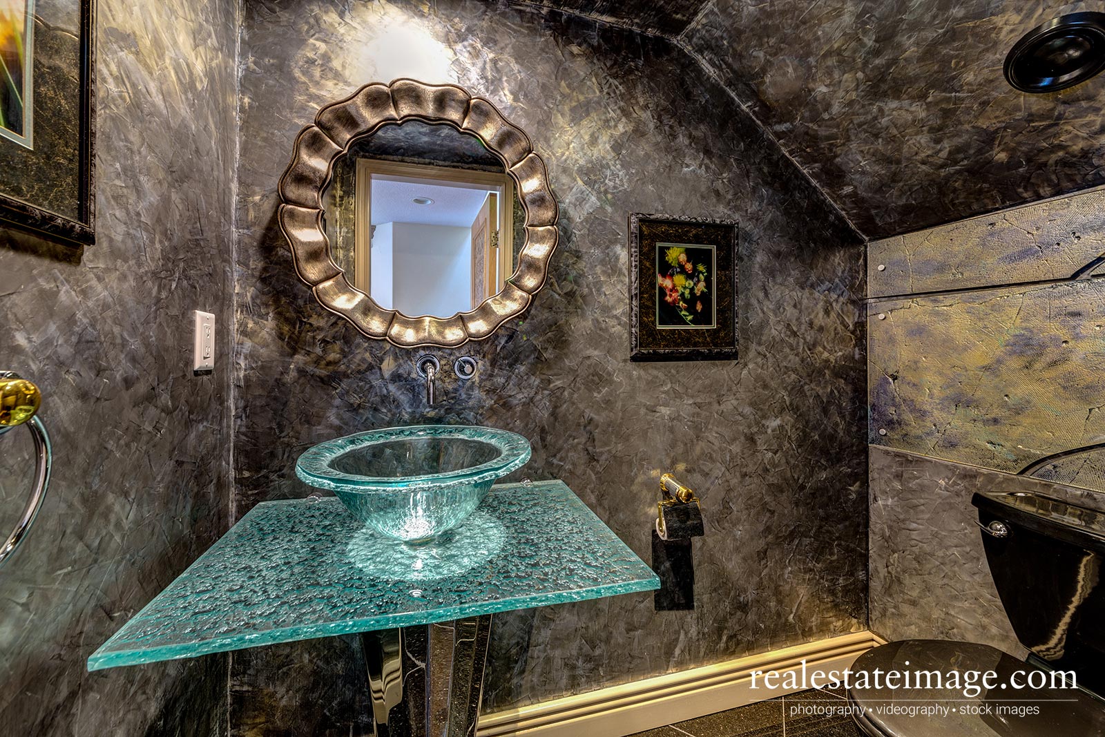realestateimage.com bathrooms