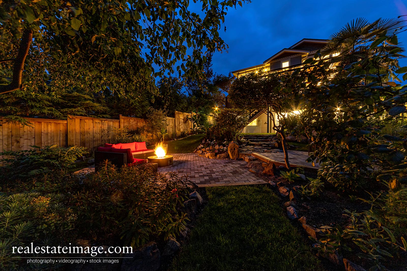 realestateimage.com night
