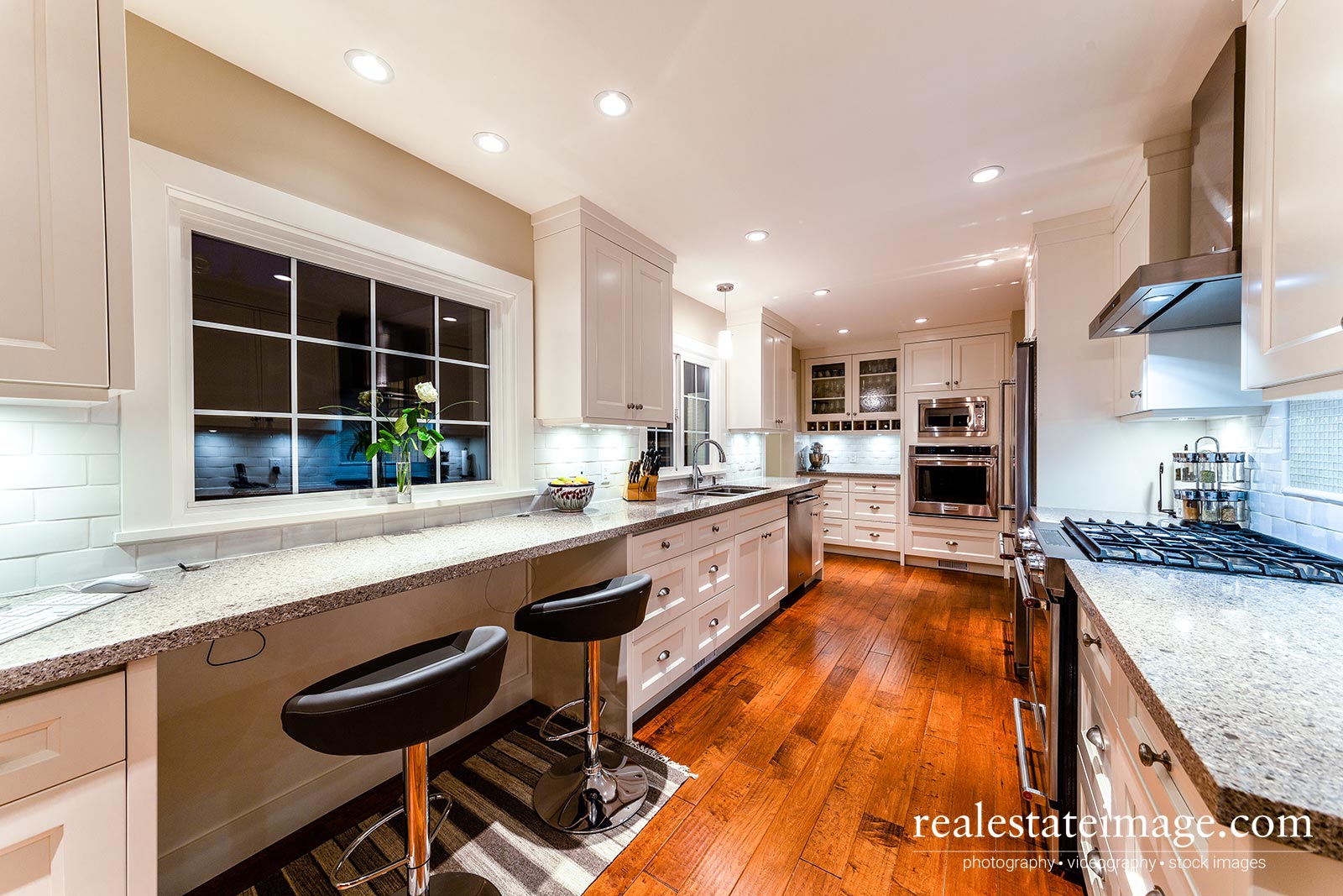 realestateimage.com night